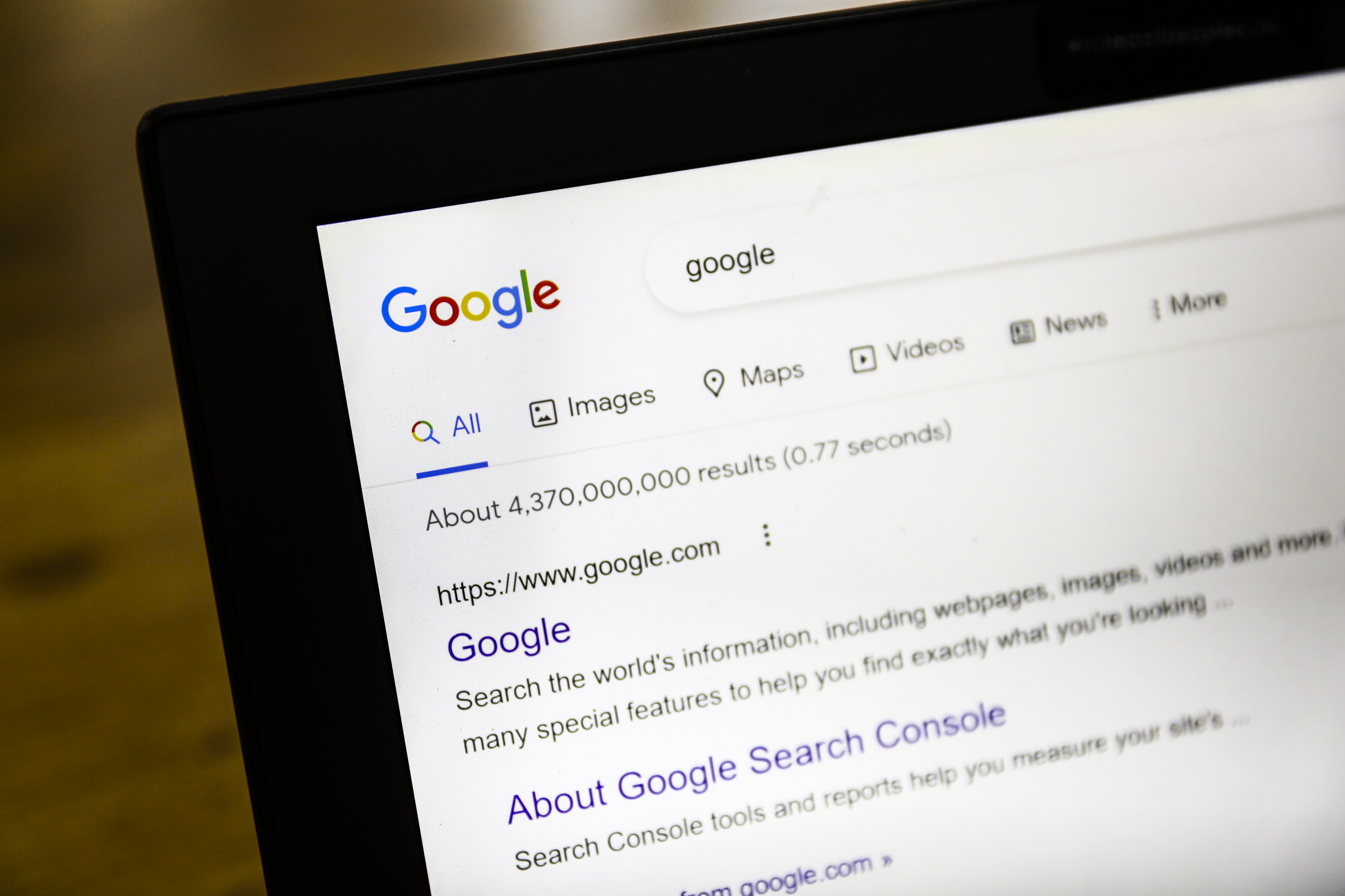 US claims Google pays more than $10 billion a year to maintain its
search dominance