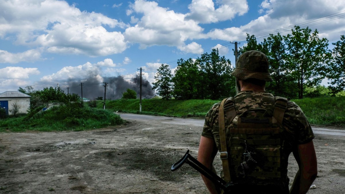 Russian Forces Advance in the East of Ukraine; Zelenskyy Says Donbas Situation 'Very Difficult.' Follow Our Live Updates – NBC10 Philadelphia - Vimarsana News