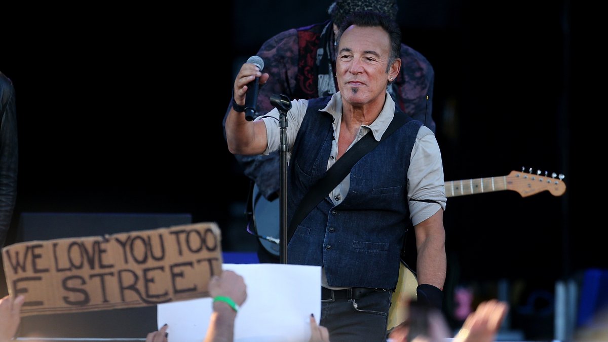 NJ’s Bruce Springsteen and E Street Band to Tour Europe, US in 2023