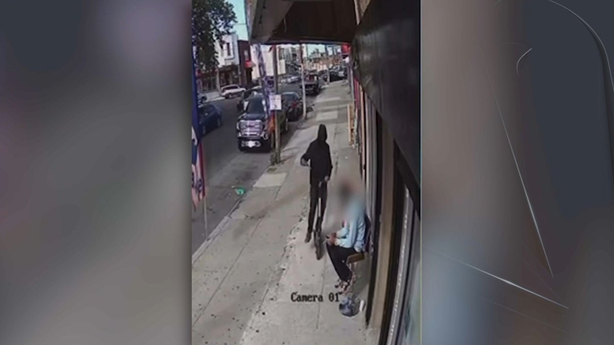 VIDEO Man Fights Off Armed Robber on Scooter in Philadelphia NBC10
