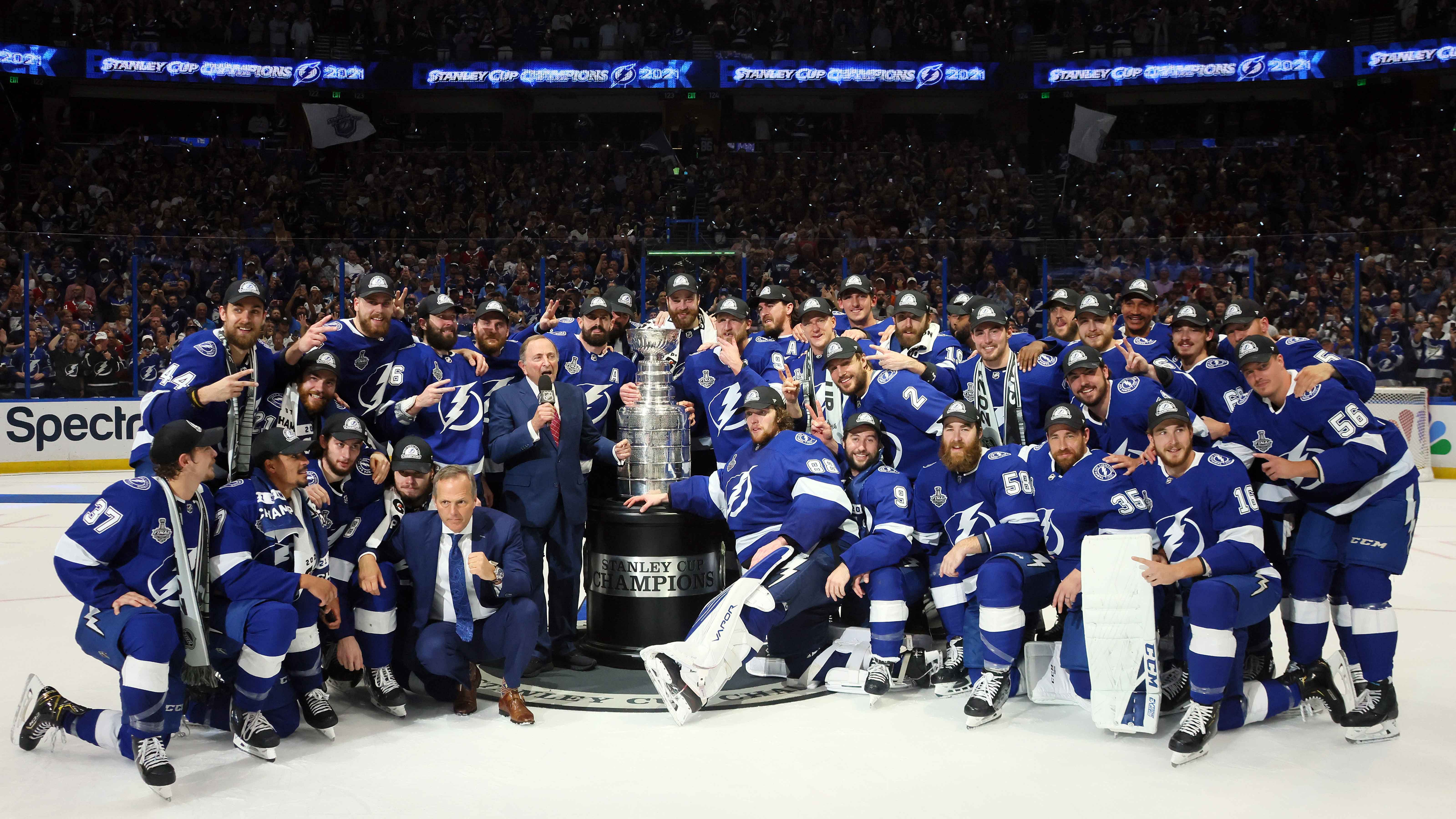 NHL Tampa Bay Lightning Men's 3X Stanley Cup Champions T