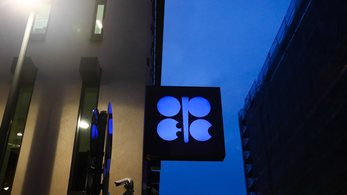 OPEC+ Has 'Kind of Broken Down' as Russia Loses Relevance and Group Faces Tight Spare Capacity – NBC10 Philadelphia - Vimarsana News