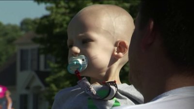 Bringing Christmas to Young Boy With Terminal Cancer