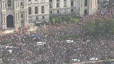 Huge Crowd Gathers in Philly for Abortion Rights