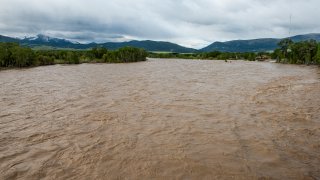 Flooding Temporarily Closes Yellowstone National Park