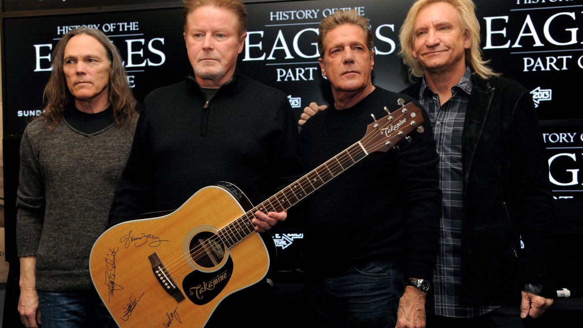 'Hotel California' Handwritten Lyrics Allegedly Stolen, 3 Charged in Scheme – NBC10 Philadelphia - Vimarsana News