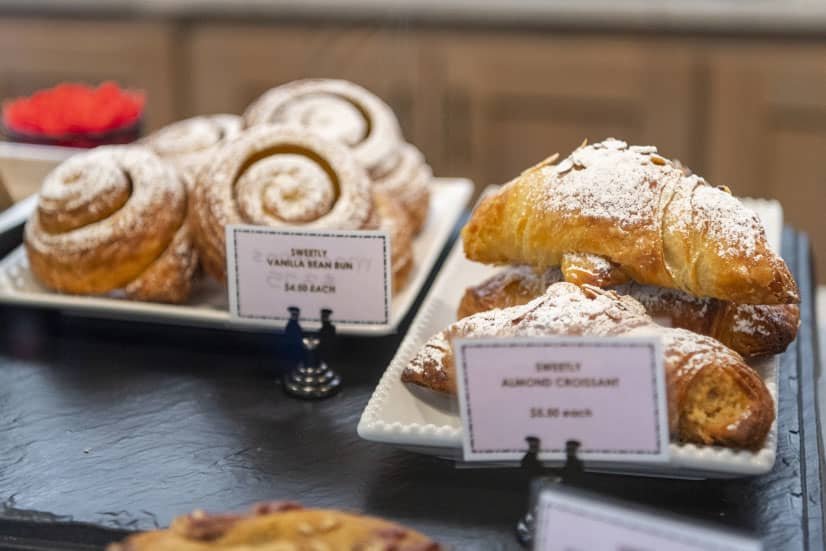 Americans Have 'Tip Fatigue' — Post-Pandemic, Diners Are Less Inclined to Tip Generously for Takeout – NBC10 Philadelphia - Vimarsana News