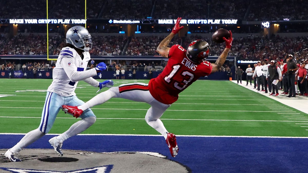 WATCH: Cowboys fans booed Dak Prescott, threw trash at him in loss – NBC  Sports Philadelphia