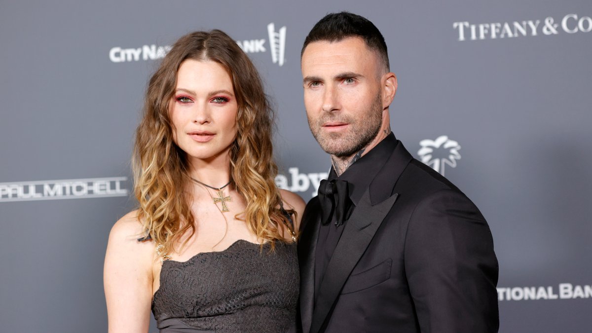 Behati Prinsloo Posts Photo of Adam Levine for First Time Since Third Baby – NBC10 Philadelphia - Vimarsana News
