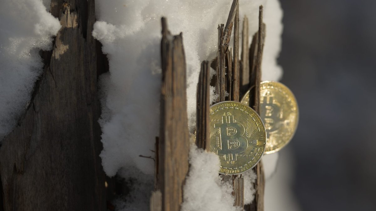 Bitcoin's Volatility Falls Below Nasdaq and S&P 500's for First Time Since 2020 - Vimarsana News