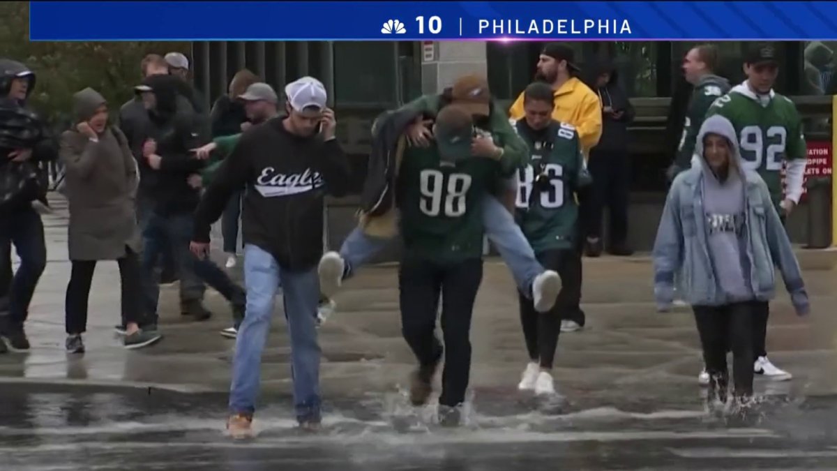 Eagles Fans Celebrate Big Win Vs. Jaguars Despite Gloomy Weather – NBC10  Philadelphia