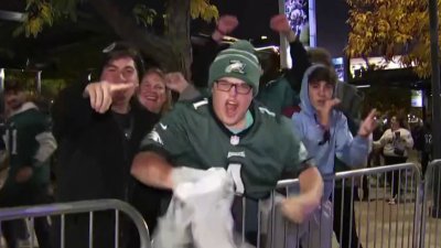 Drunk Eagles fans on Make a GIF