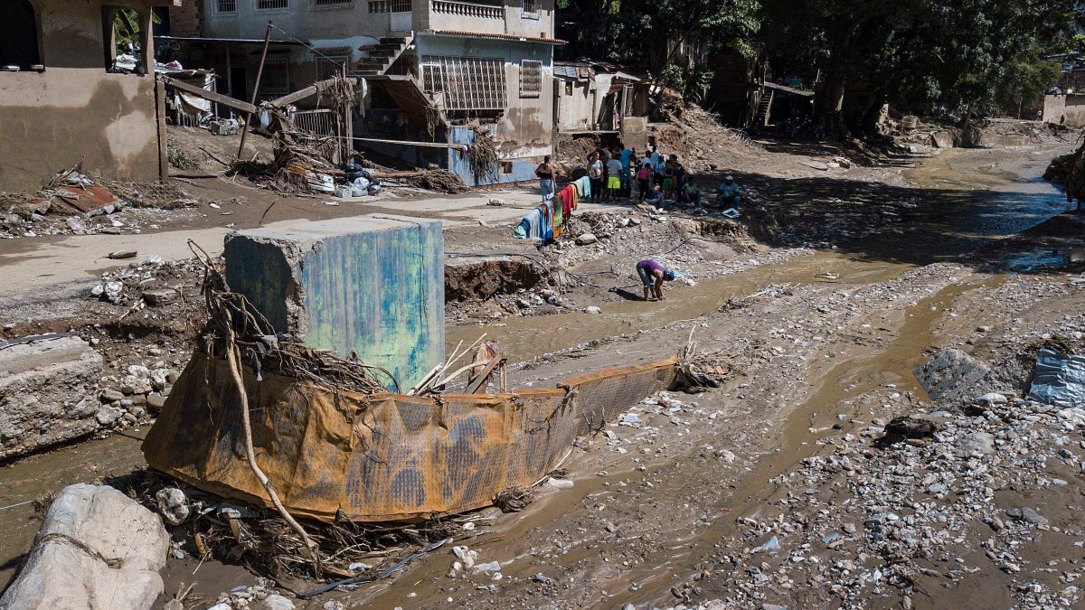 Tales of Survival Emerge as Venezuela Landslide Toll Hits 34