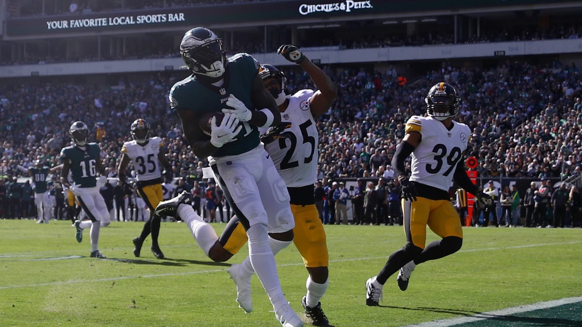 AJ Brown, Jalen Hurts Dominate Steelers as Eagles Remain Undefeated NBC10 Philadelphia