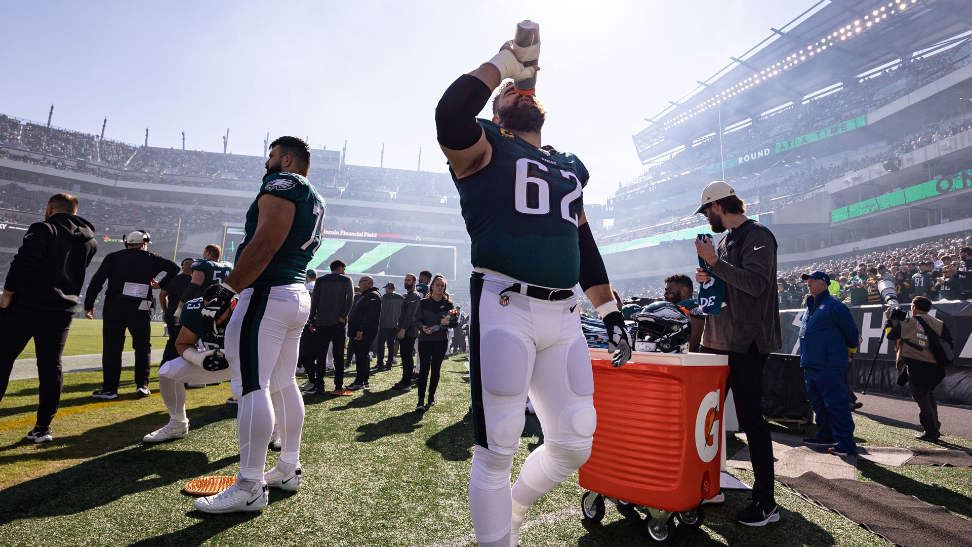 Jordan Mailata, Jason Kelce power an Eagles' run game like