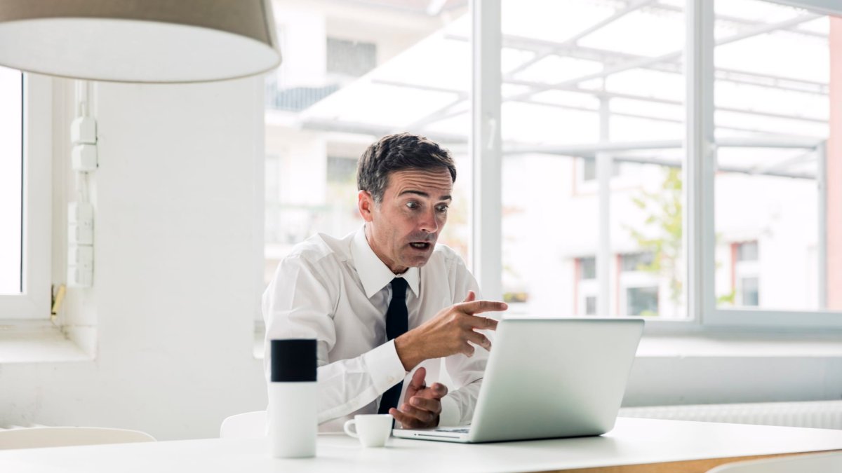 The Fear of Loss Can Cost Investors Big-Time. Here's How - Vimarsana News