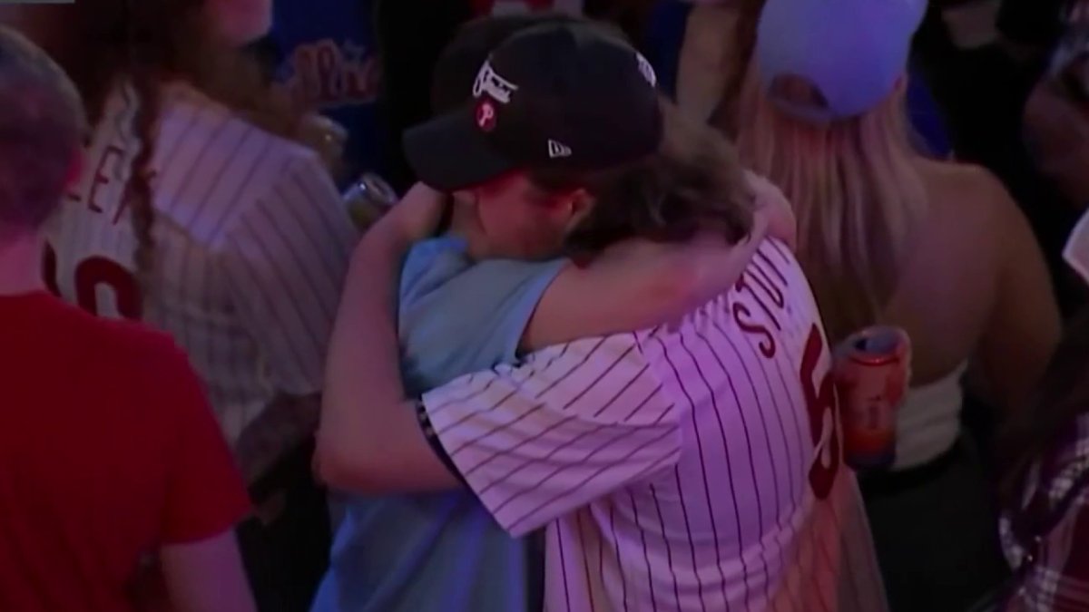 Phillies' fans were electric for World Series' return to South Philly