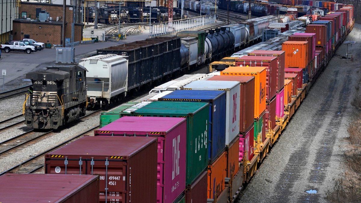 Heres How a Railroad Strike Could Cripple the US Economy in Just 2 Weeks
