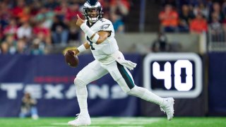 Jalen Hurts' Late TD Run Gives Eagles 17-16 Win Over Colts – NBC10  Philadelphia