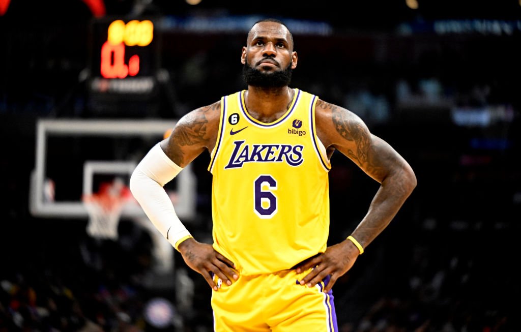 Twitter Struggles With Accounts Impersonating People Like LeBron James – NBC10 Philadelphia - Vimarsana News