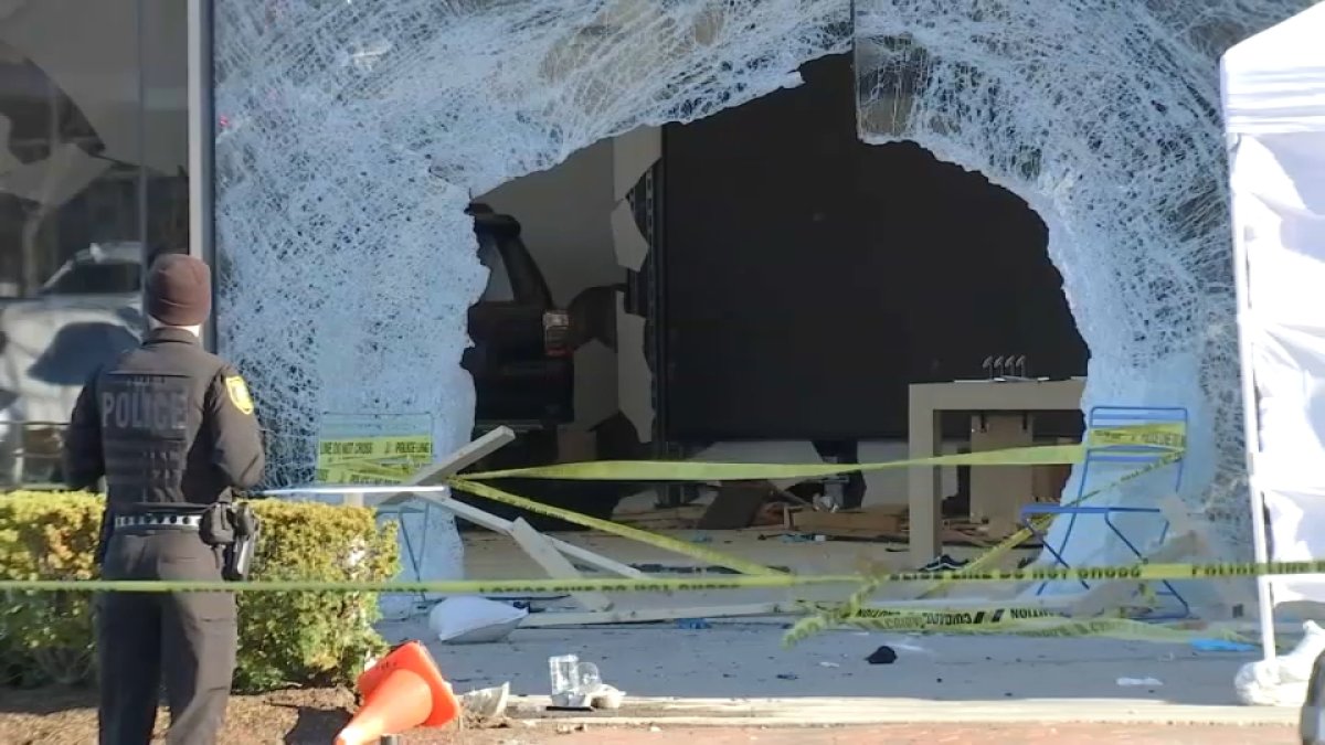 Hingham Apple Store Crash Lawsuit Filed NBC10 Philadelphia