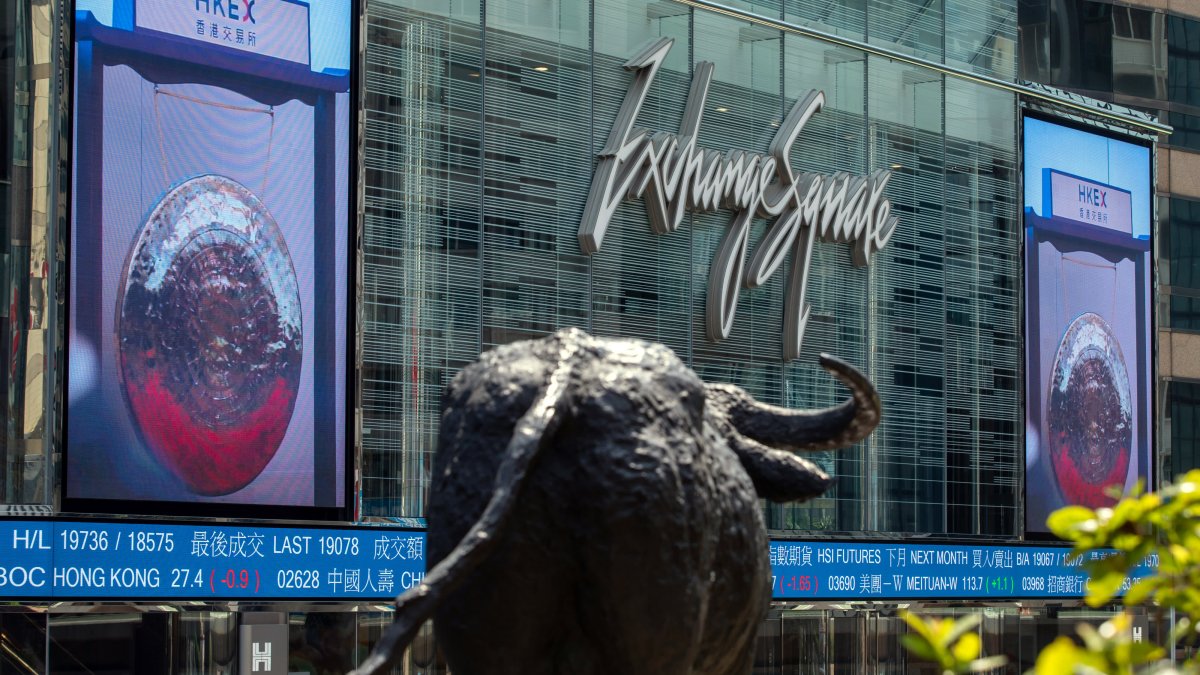 Hong Kong Stocks Jump 3% as China Relaxes Some Virus Rules - Vimarsana News