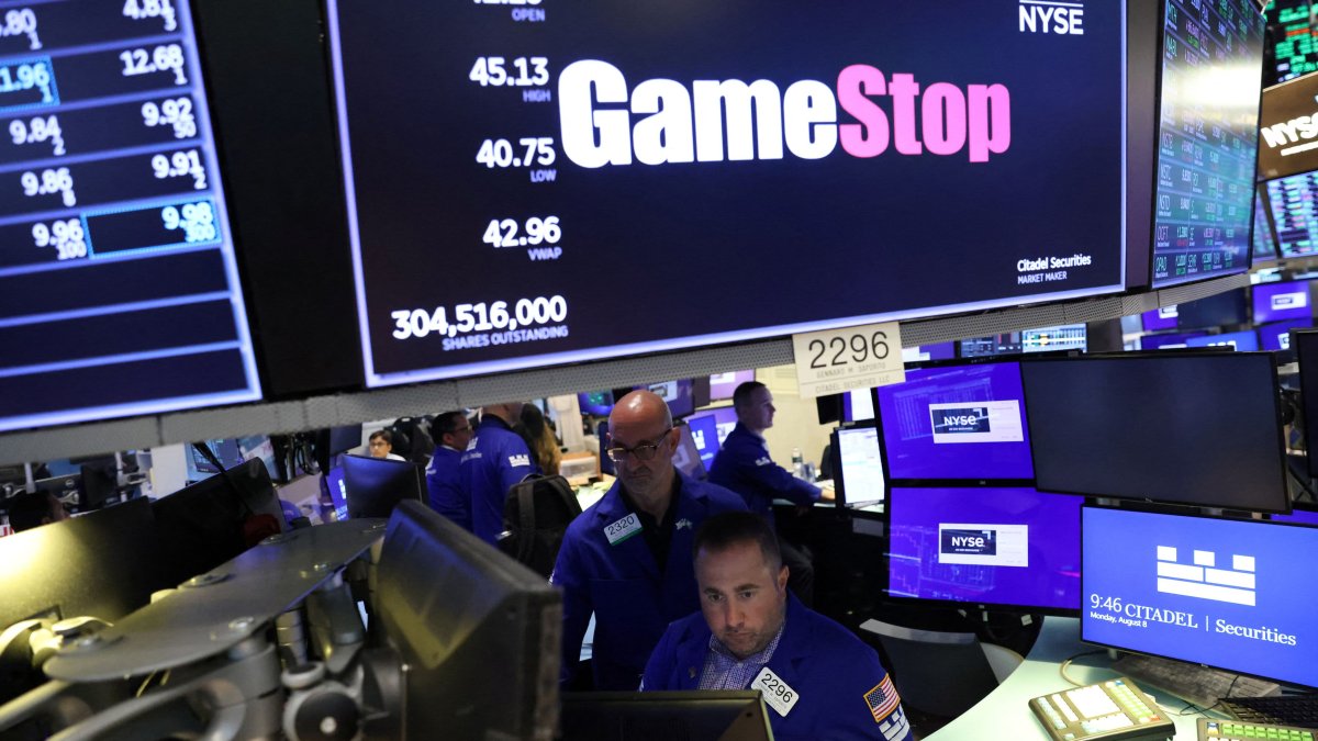 Stocks Making the Biggest Moves Midday: GameStop, Dexcom, Cano Health and More - Vimarsana News