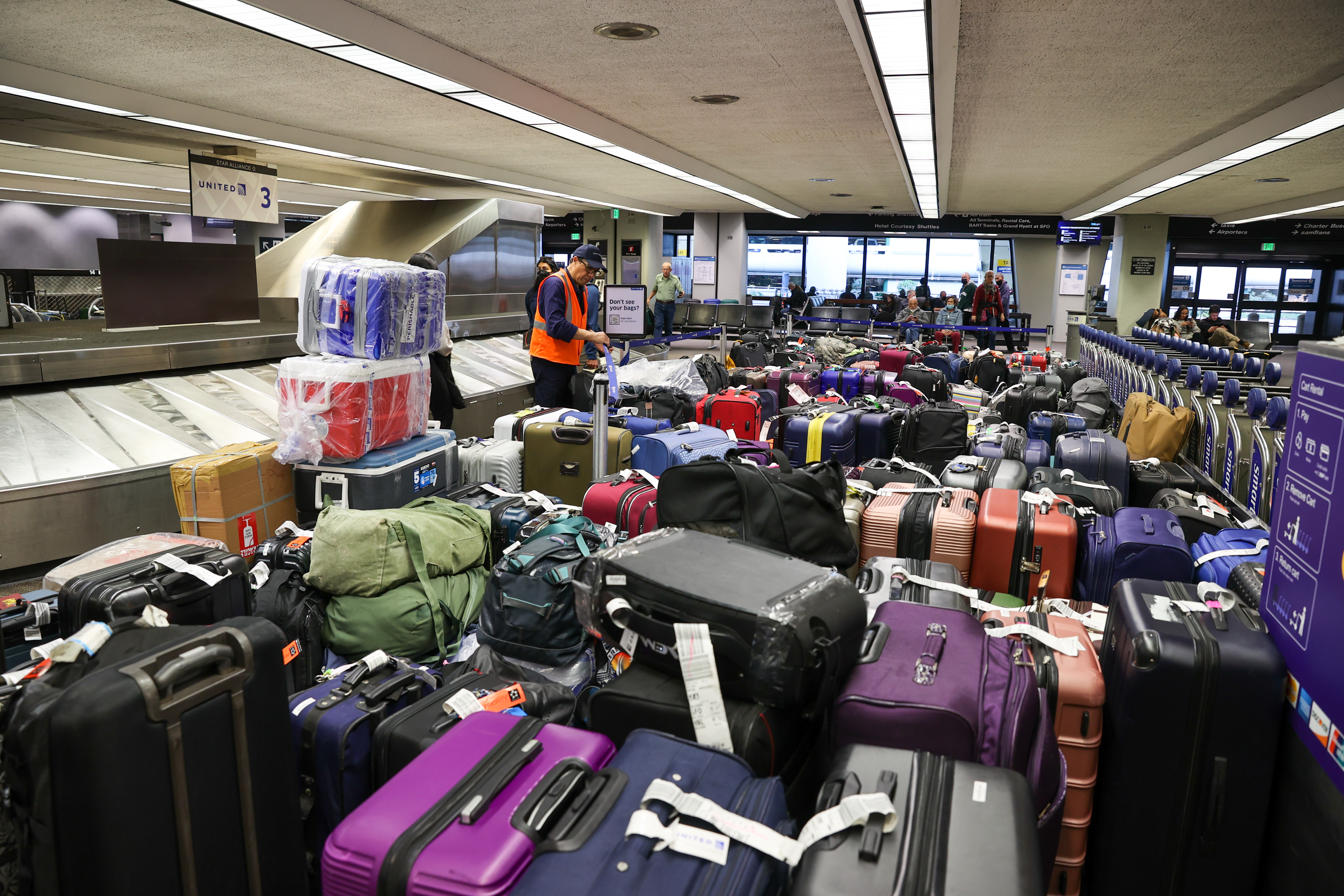 Christmas Travel Snarled With Wild Storm Still Enveloping Much of US