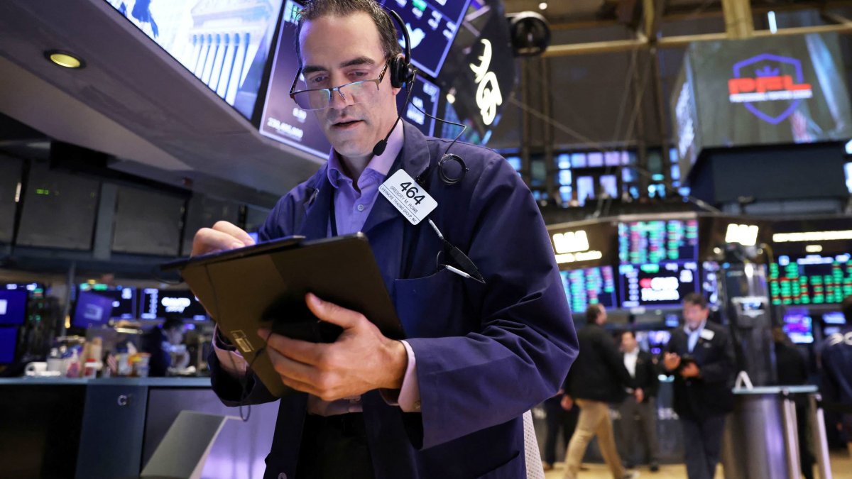 Stock Futures Fall as Earnings Season Continues - Vimarsana News