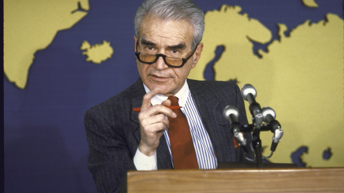 Bernard Kalb, Veteran Foreign Correspondent, Dies at 100 – NBC10 Philadelphia - Vimarsana News