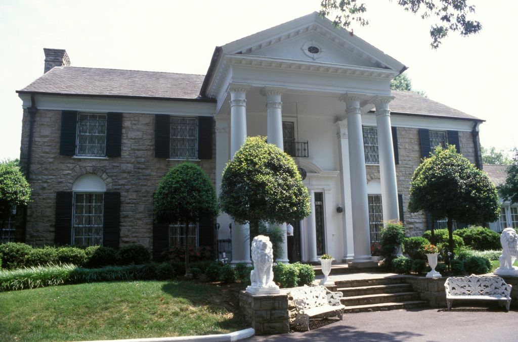 How much money does 2025 graceland make a year