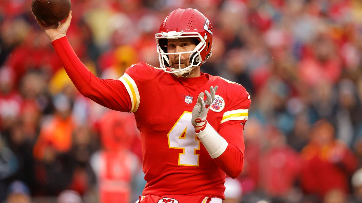 Who is Patrick Mahomes' Backup, Chad Henne? – NBC10 Philadelphia