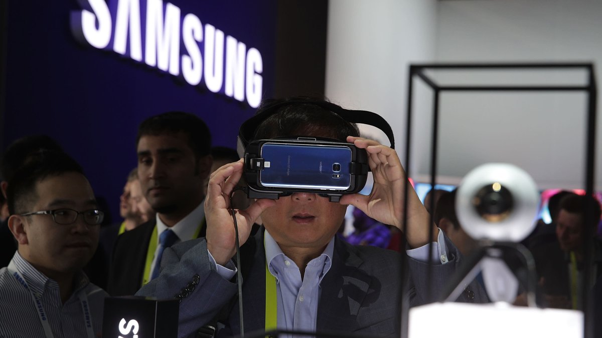 Samsung Is 'Working Out' a Roadmap for Mixed Reality Devices as Rumors of an Apple Headset Swirl – NBC10 Philadelphia - Vimarsana News