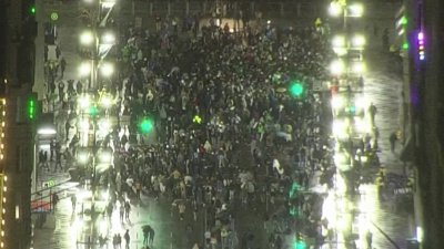 Eagles fans flood Philly streets after Super Bowl loss