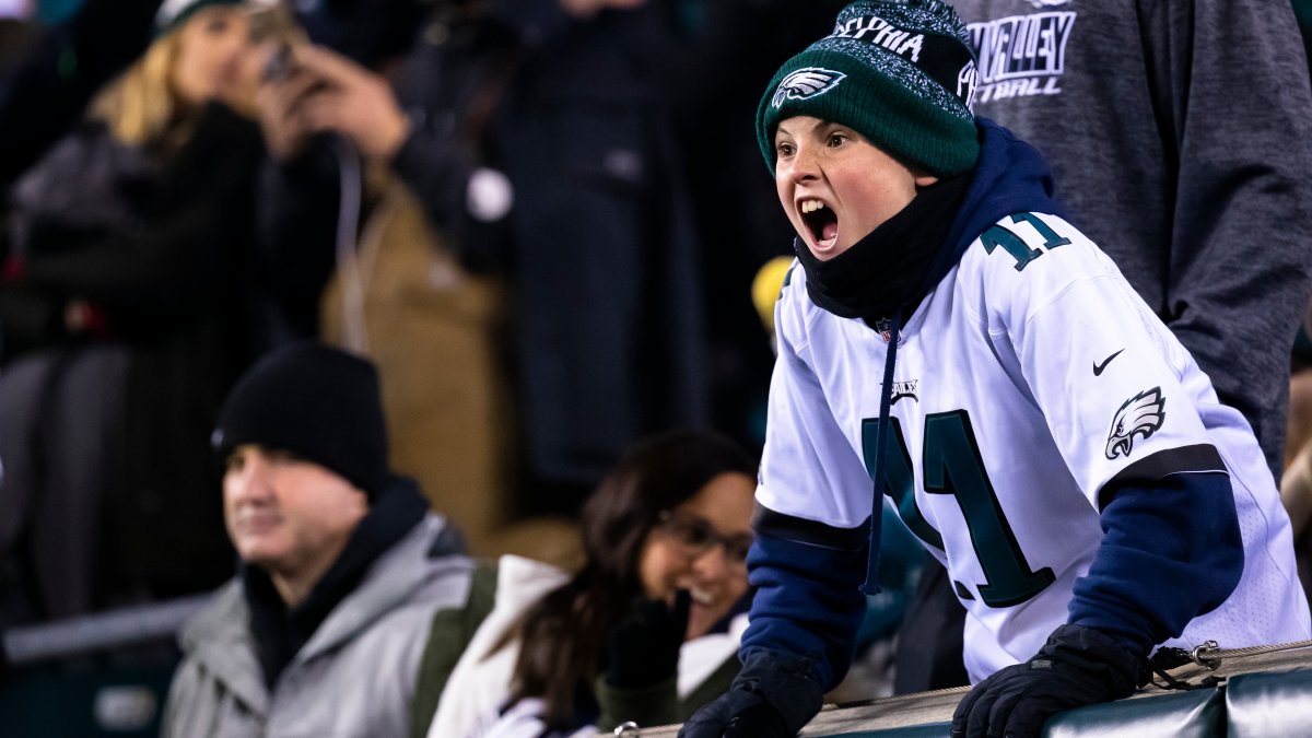 Philadelphia Eagles fans no longer allowed to attend games at