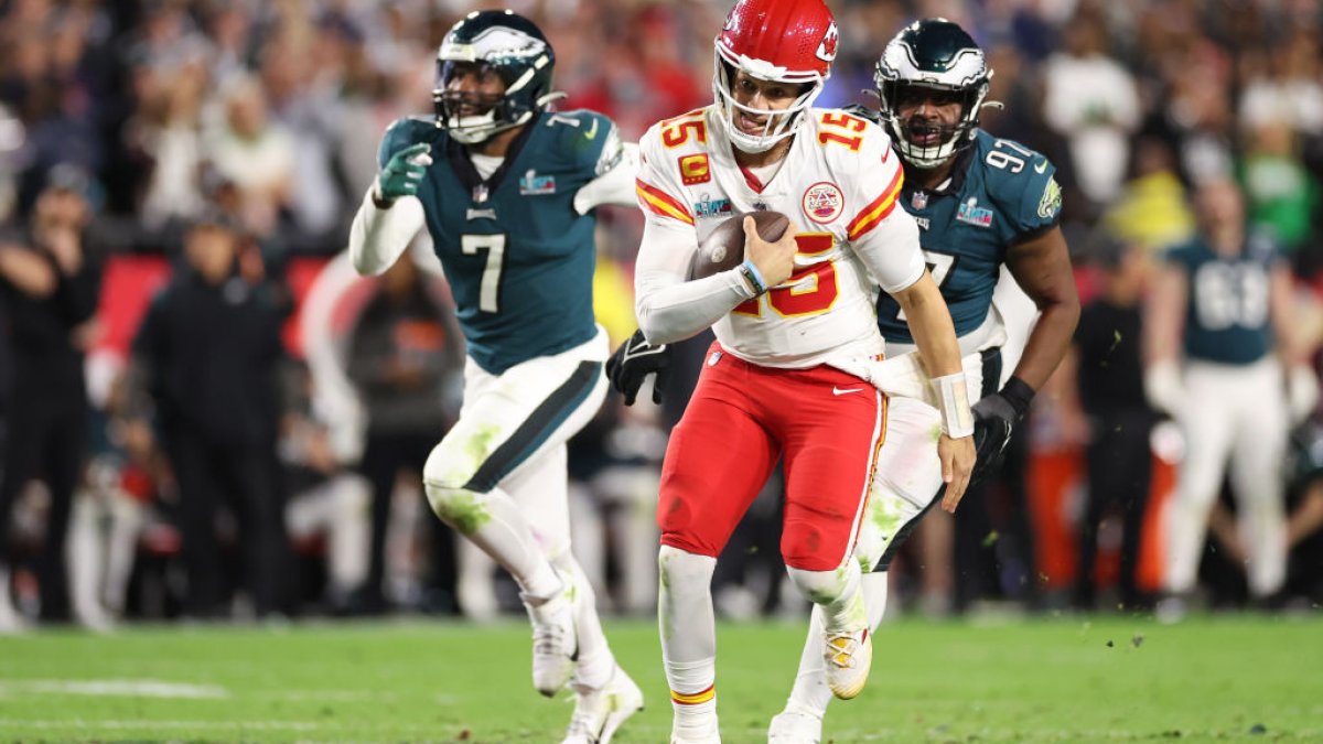 Eagles and Chiefs choose uniforms for Super Bowl 2023 - AS USA