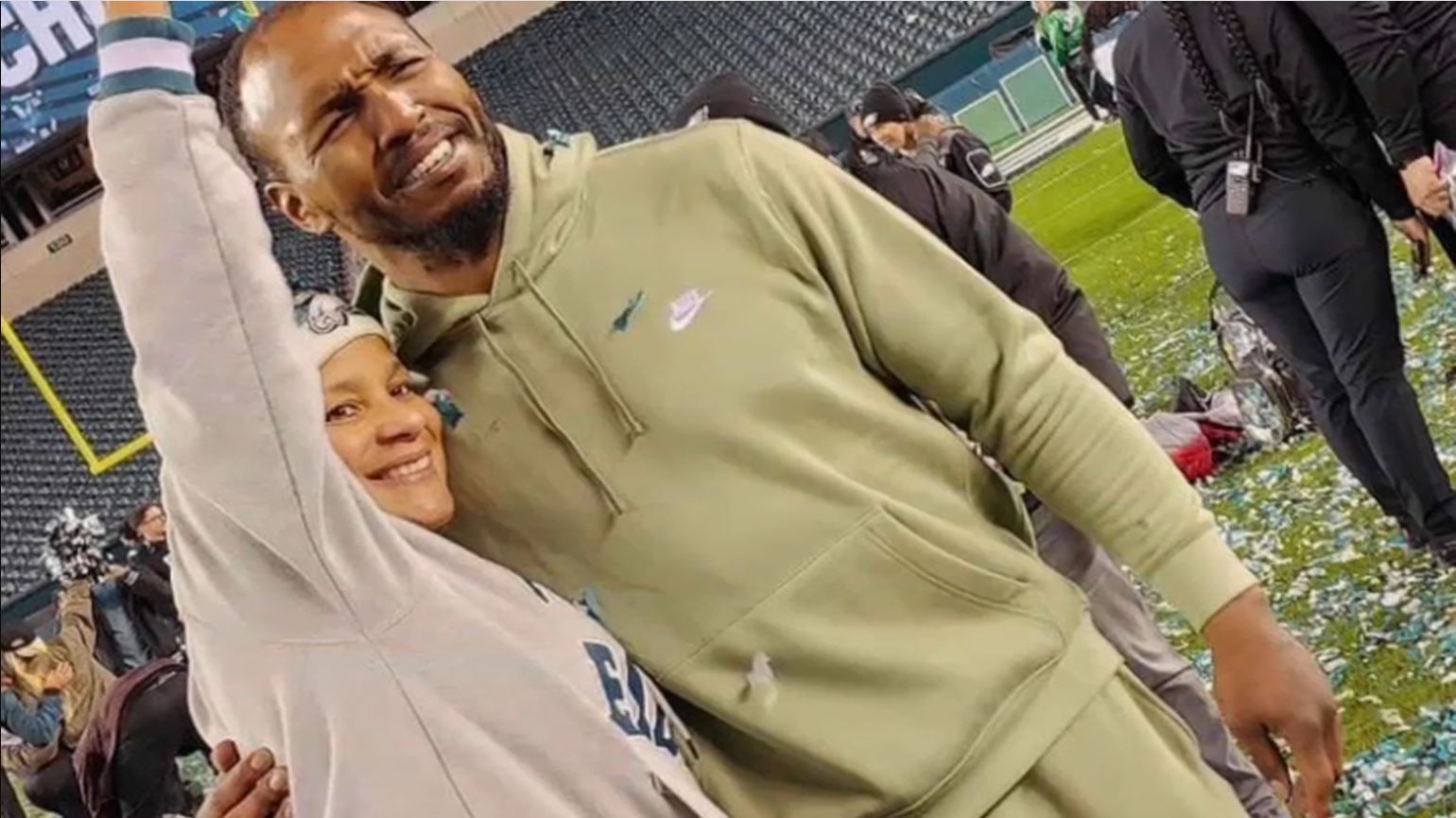 Philadelphia Eagles Player Robert Quinn Reps Latino Heritage Ahead of Super  Bowl – NBC10 Philadelphia