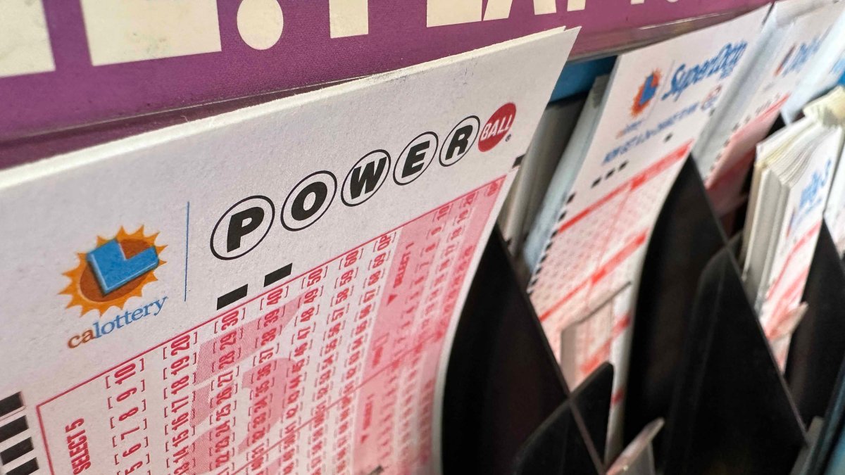 MTA worker wins  million Powerball payday — and she doesn't care who knows it