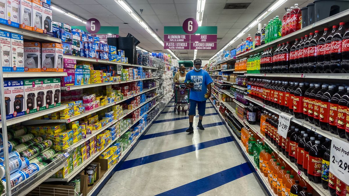 'Huge Hunger Cliff' Looms, Warns Expert: Average Recipient to Get $90 Less in Food Stamps as Covid Aid Ends – NBC10 Philadelphia - Vimarsana News