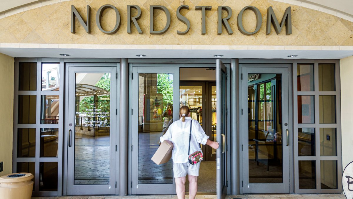 Nordstrom Earnings Top Expectations, Retailer Says It's Winding Down Canada Operations - Vimarsana News