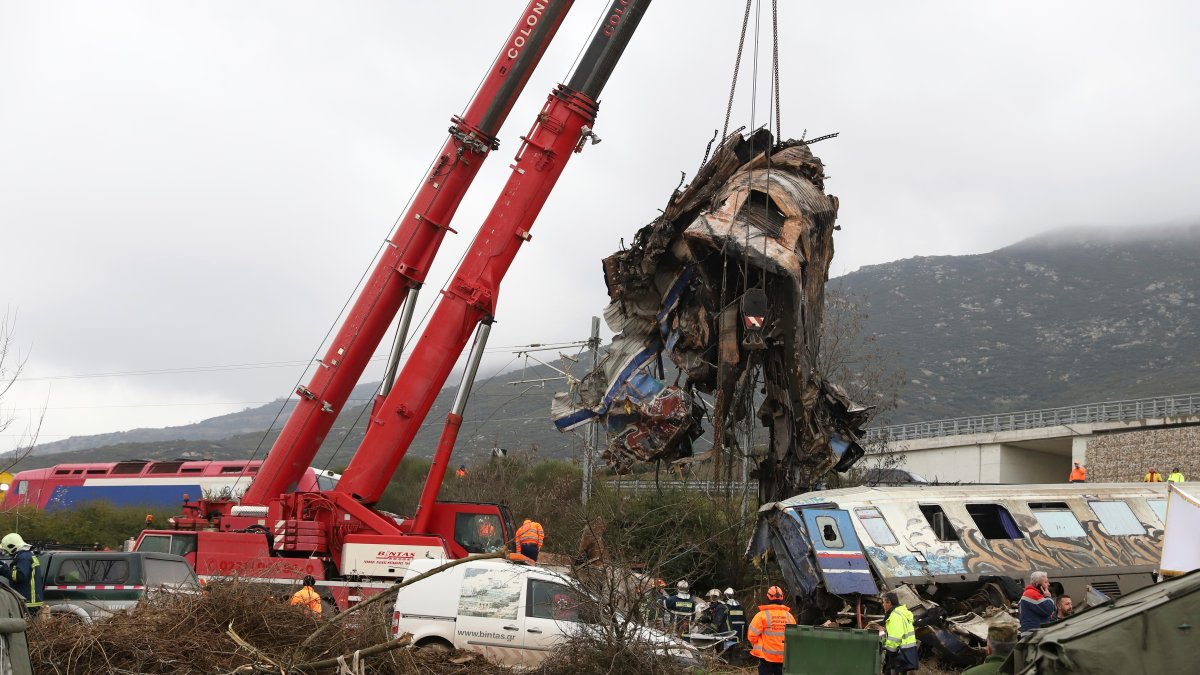 Greece Train Crash: Workers Strike, Citing Dangerous Rail System – NBC10 Philadelphia - Vimarsana News