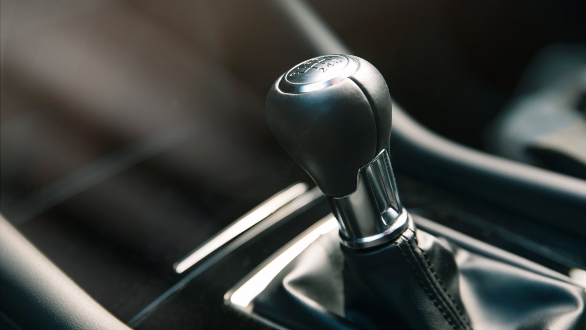 Teen Carjackers Caught After They Can't Drive Car's Stick Shift – NBC10 Philadelphia - Vimarsana News