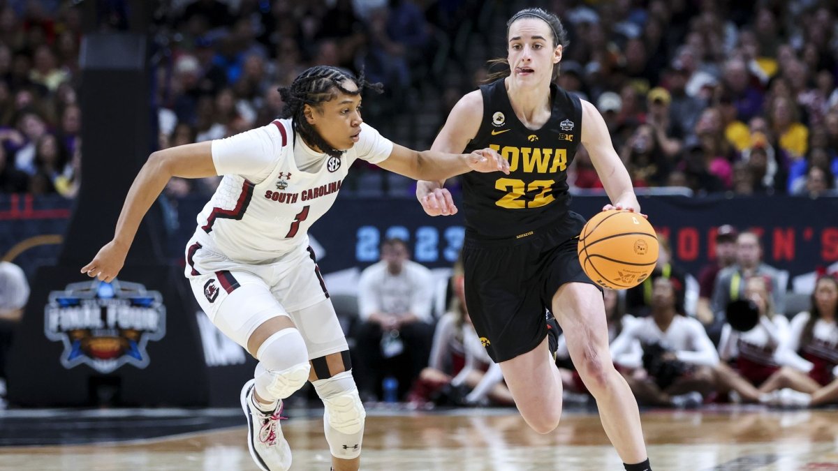 Caitlin Clark, Iowa Stun Unbeaten South Carolina in Final Four – NBC10  Philadelphia
