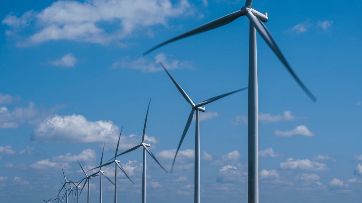 Berkshire Hathaway's Energy Company Is About to Hit a Major Renewable Energy Milestone - Vimarsana News