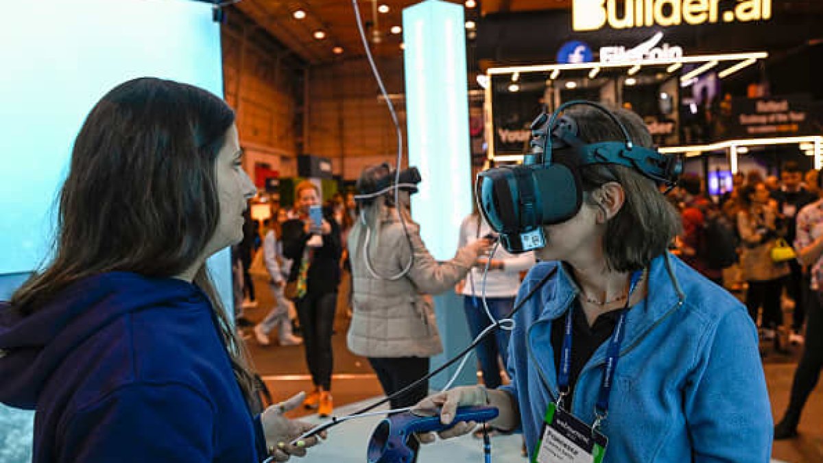Here's How A.I. and Virtual Reality Can Help Companies Boost Employee Engagement and Productivity - Vimarsana News