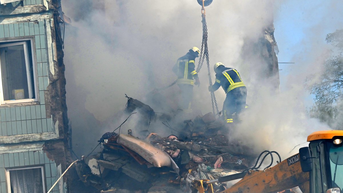 Ukraine War Live Updates: Russian Airstrikes in Ukrainian Cities Kill at Least 12; Kyiv to Use China as 'Leverage' to Win War – NBC10 Philadelphia - Vimarsana News