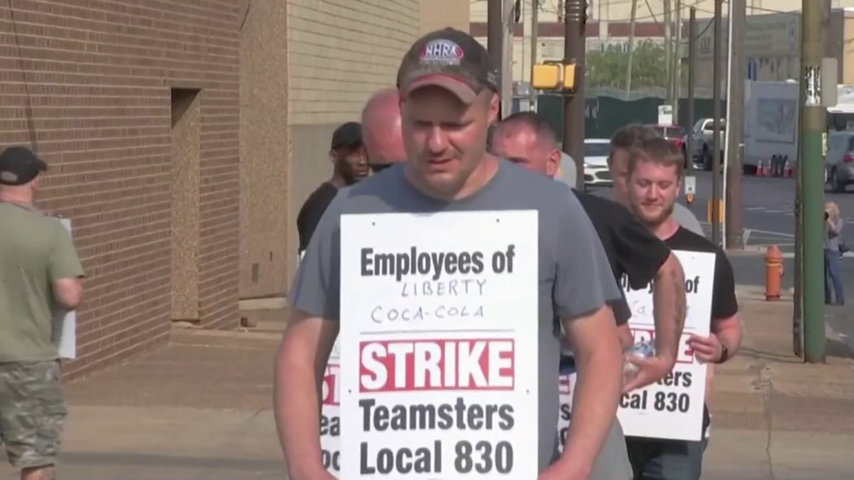 Hundreds of Workers of Liberty Coca-Cola in North Philly on Strike ...