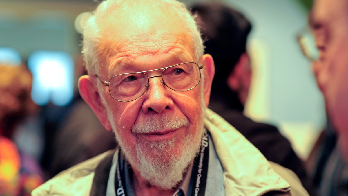 Mad Magazine Cartoonist Al Jaffee Dead at 102 – NBC10 Philadelphia - Vimarsana News