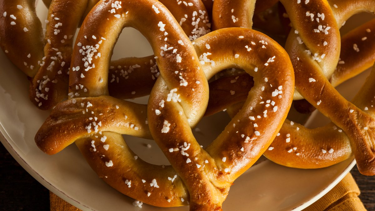 Dónde obtener un pretzel gratis en el Día Nacional del Pretzel – Telemundo Filadelfia