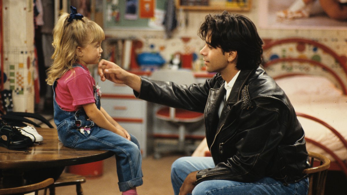 John Stamos Recalls Getting the Olsen Twins Fired From 'Full House' – NBC10 Philadelphia - Vimarsana News